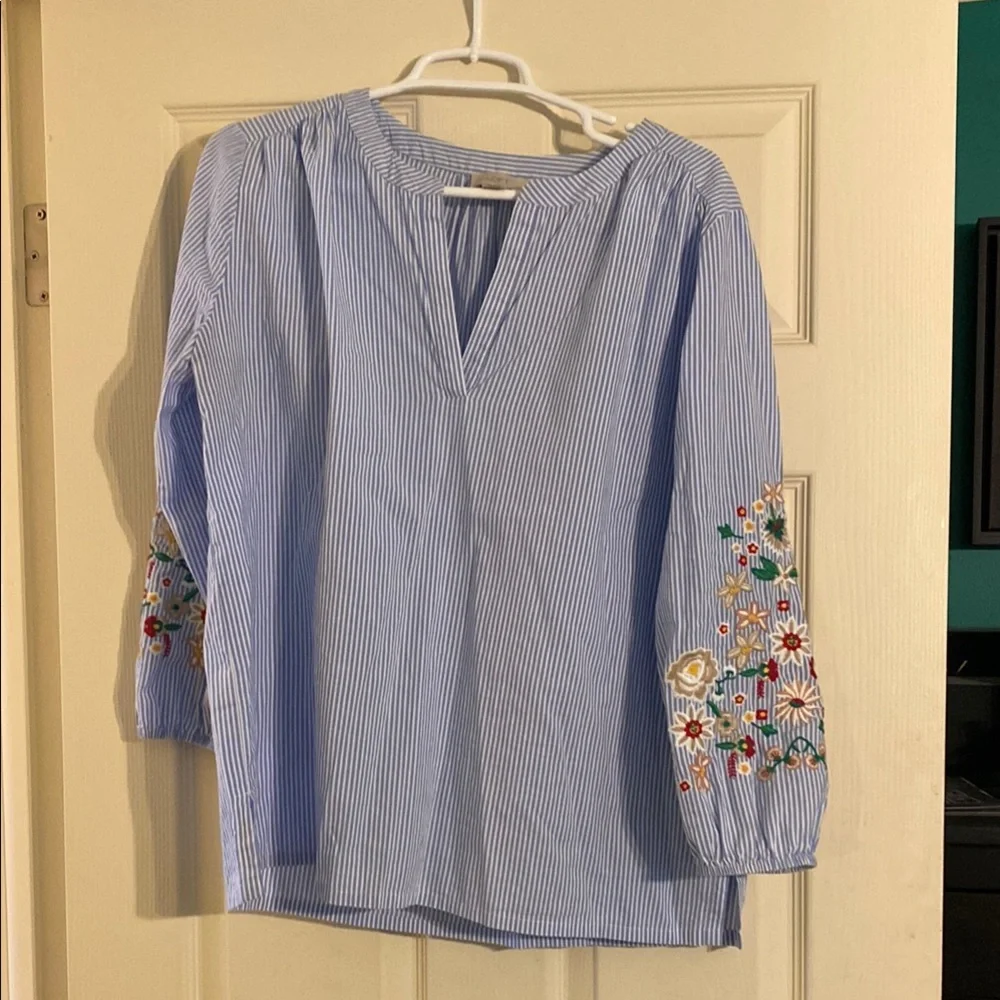 Embroidered blouse - Picture 1 of 2